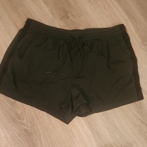Athleta Expedition Forest Green Shorts